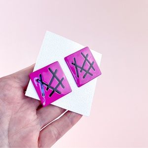 Vintage 1980’s Pink Square Black Line Design Metal Pierced Earrings